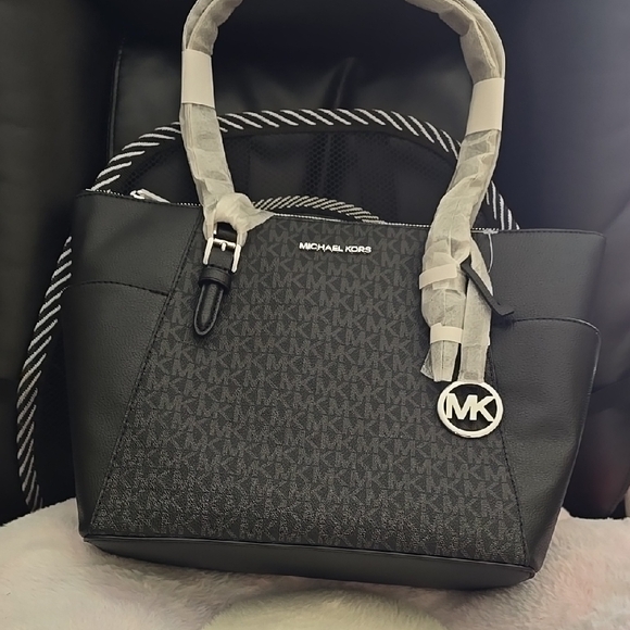 Michael Kors Black Tote Bag - Picture 1 of 5